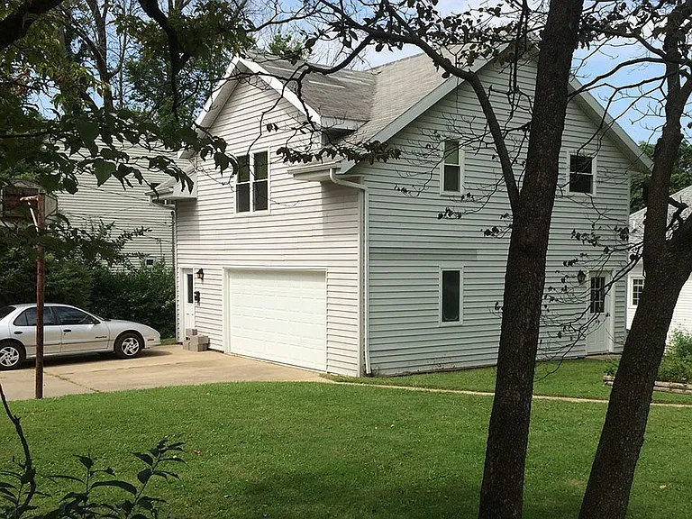 608 S Park Ave — Photo 1