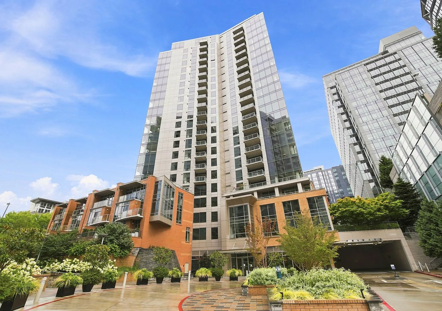 2Bd/1.75Ba Bellevue Condo — Photo 1