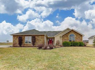 2801 Noble Hawk Dr, Kendallville, IN 46755