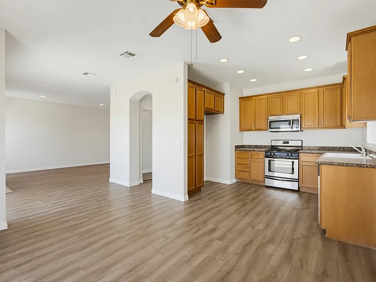 811 N Turner Ave #10 — Photo 6