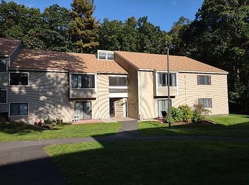 3rd image of 16 Thayer Pond Dr