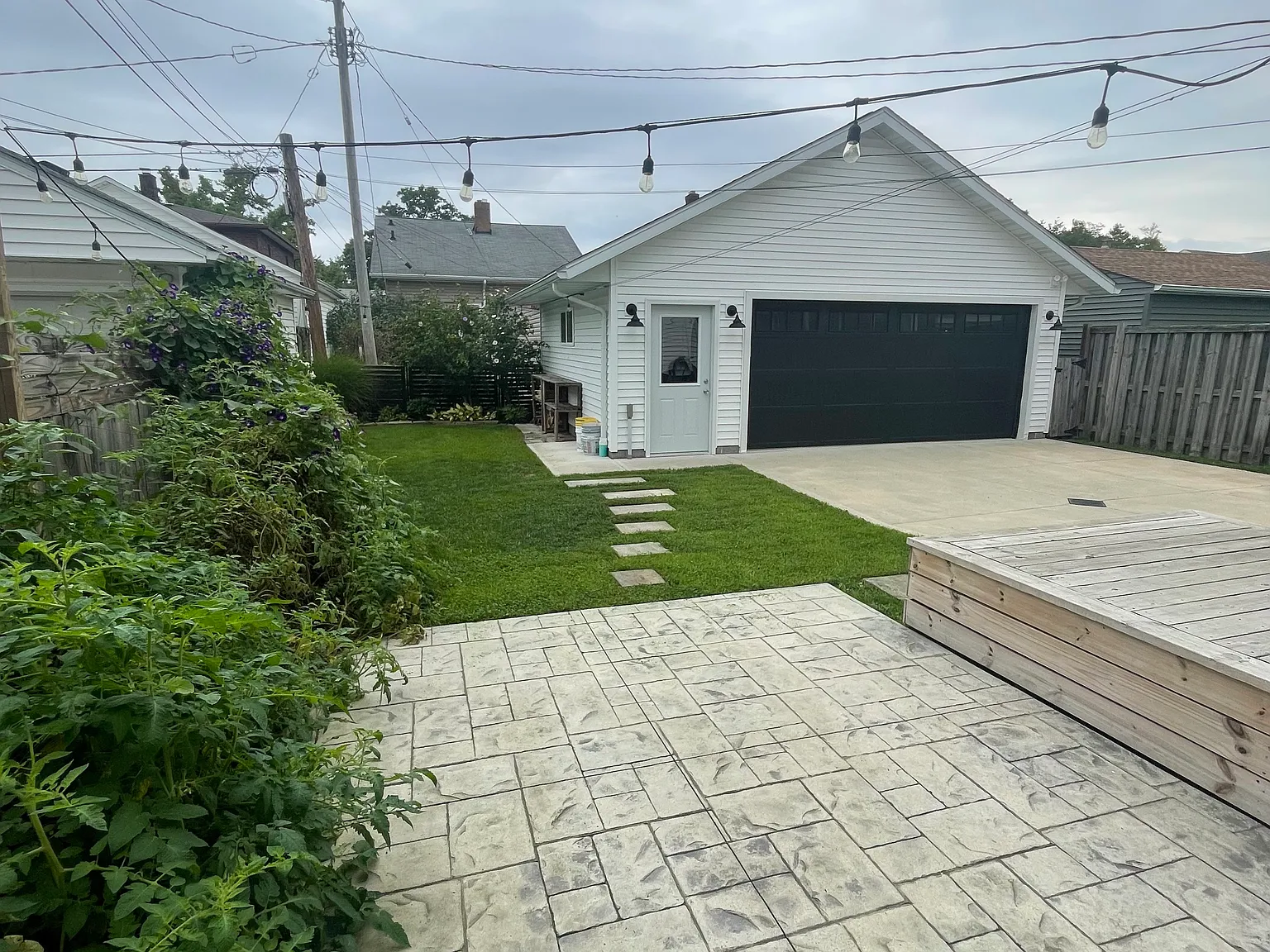 4 bed, 1.5 bath, 1369 sqft, $2,700 — Photo 2