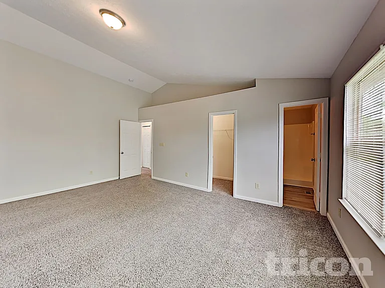 4719 Plantation St — Photo 9
