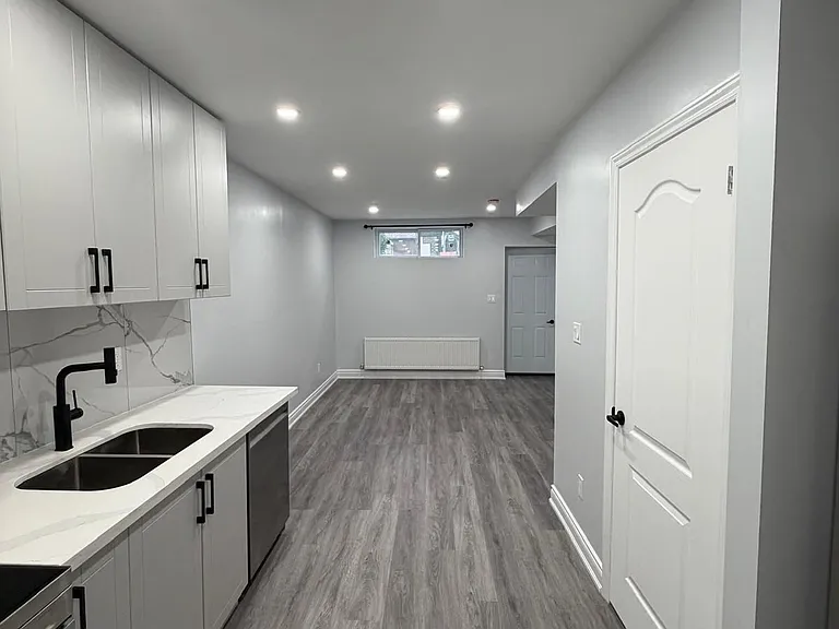 56 Kimbourne Ave #BASEMENT — Photo 11