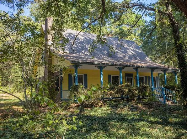 2051 An County Rd #396, Palestine, TX 75801