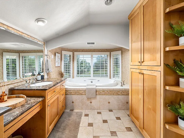 23621 Dunsmore Ln — Photo 11