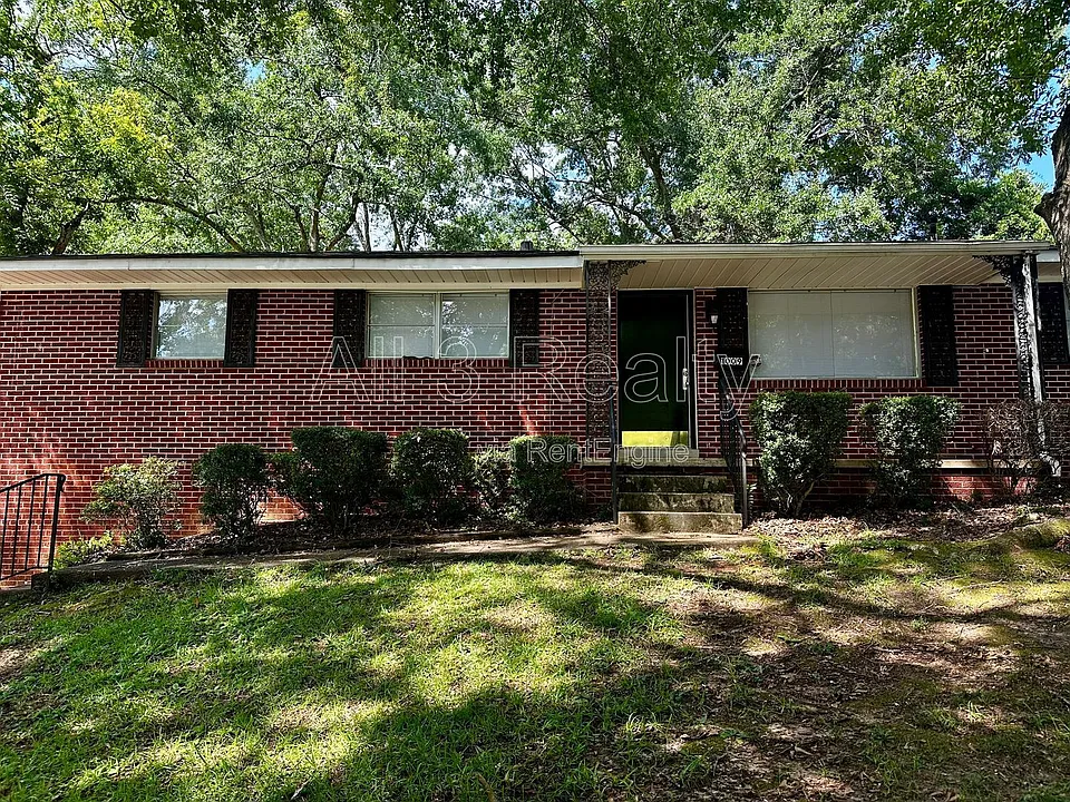 1009 Rosedale Dr