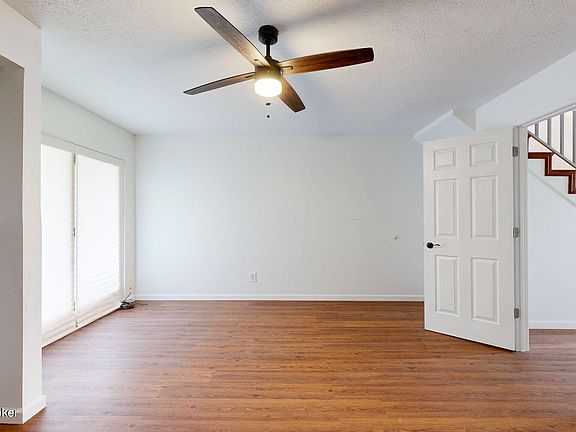 3rd image of 700 Inverness Rd #3