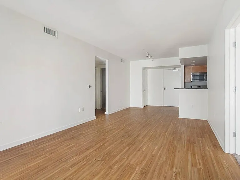 Mayfair Residences — Photo 27