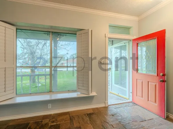 7934 Round Rock Dr, Houston, TX 77049