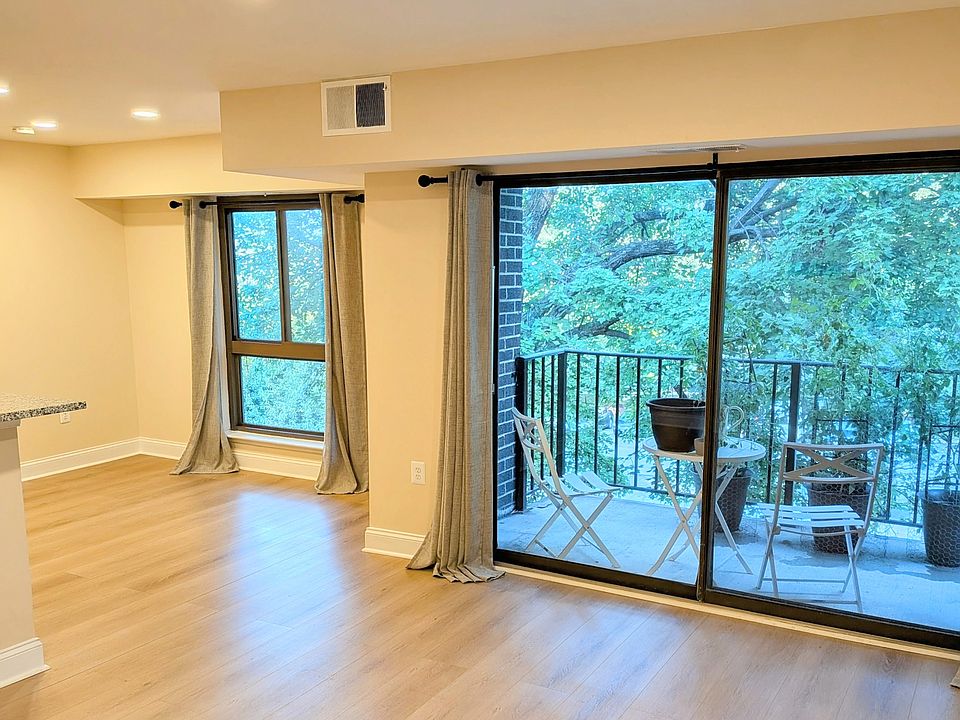 Balcony and dining room