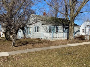 220 SW 2nd St, Panora, IA 50216
