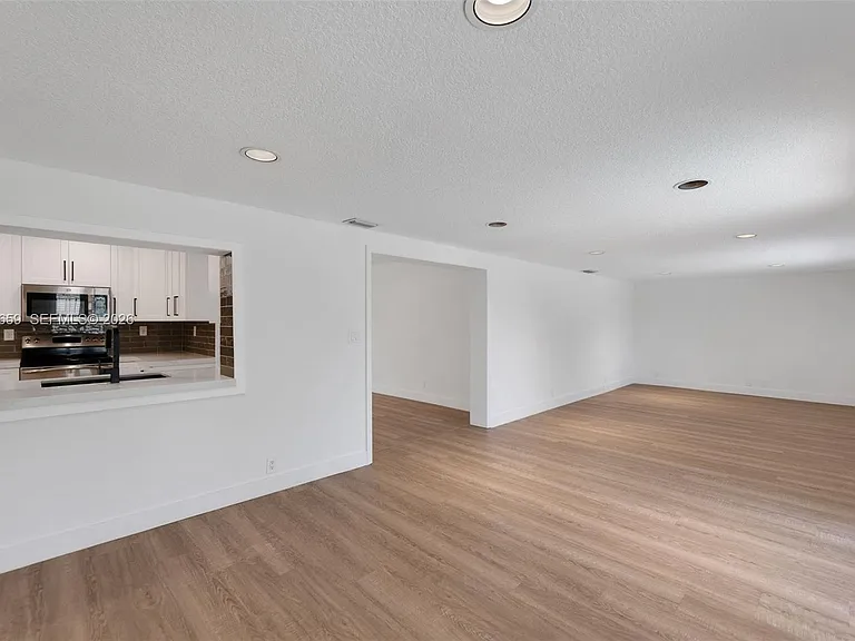 6341 NE 22nd Ave — Photo 11