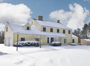 10123 Cedar Creek Rd, Cedarburg, WI 53012