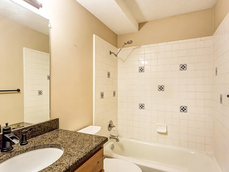 438 N Center St #305 — Photo 9