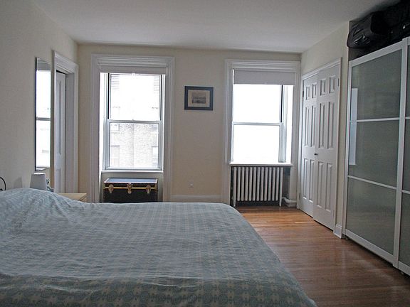 3rd image of 1390 Lexington Ave APT 4