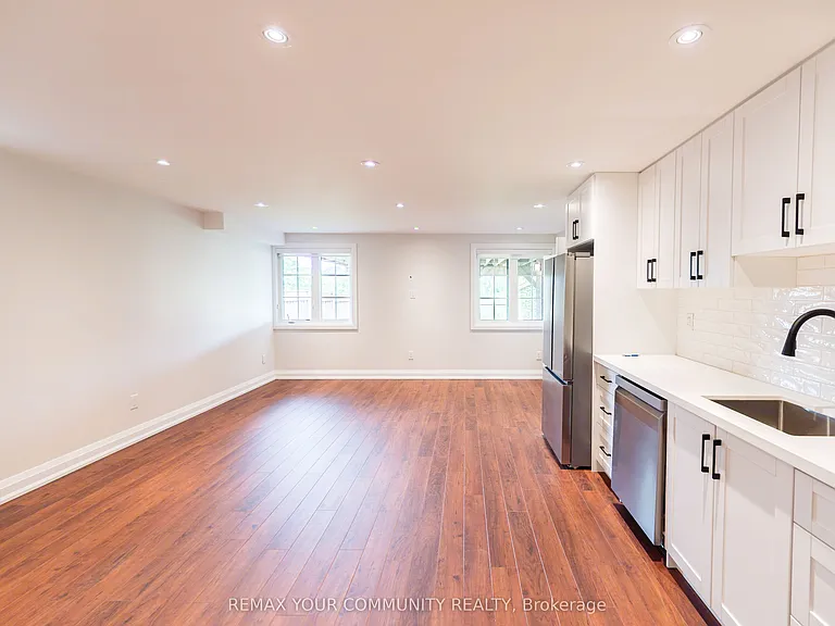 176 Aishford Rd #LOWER — Photo 24
