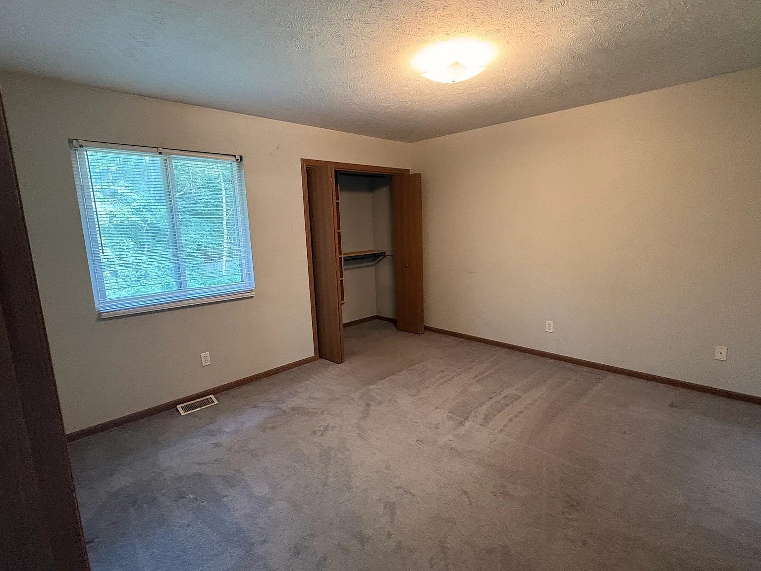 3 bed, 1500 sqft, $1,800 — Photo 4