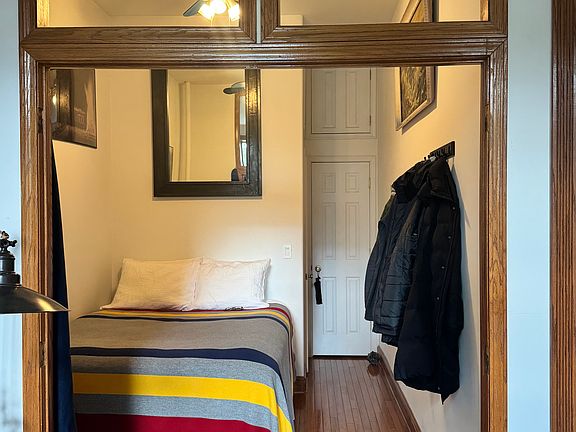 4th image of 31 Carmine St APT 2