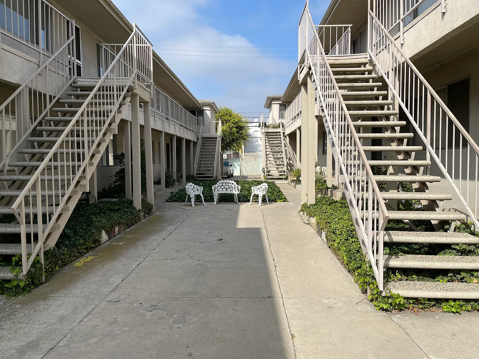 Studio, 600 sqft, $1,695 — Photo 2