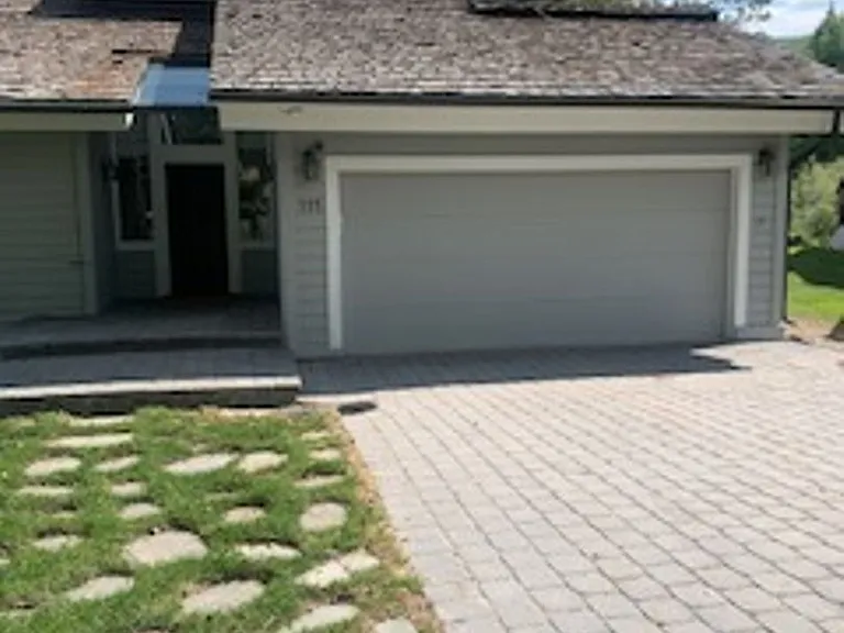 111 Mayleaf Rd — Photo 2