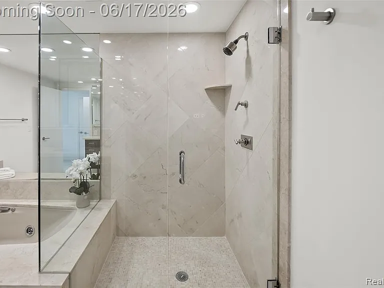 511 Brookside Ave — Photo 15