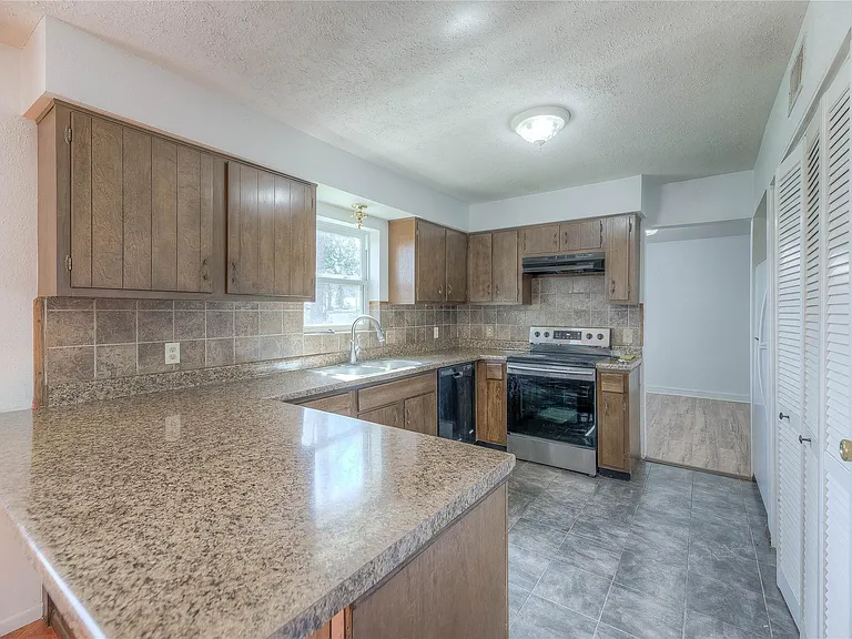 25634 Chestnut Ln — Photo 9