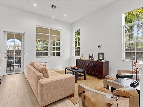 3rd image of 11339 NW 71st St