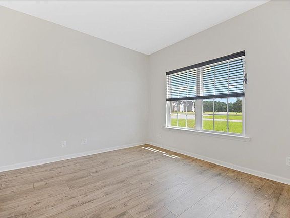 4th image of 47 Covey Dr