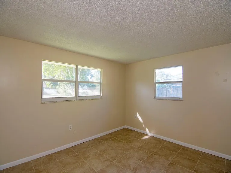 8604 Brookline Ave — Photo 18