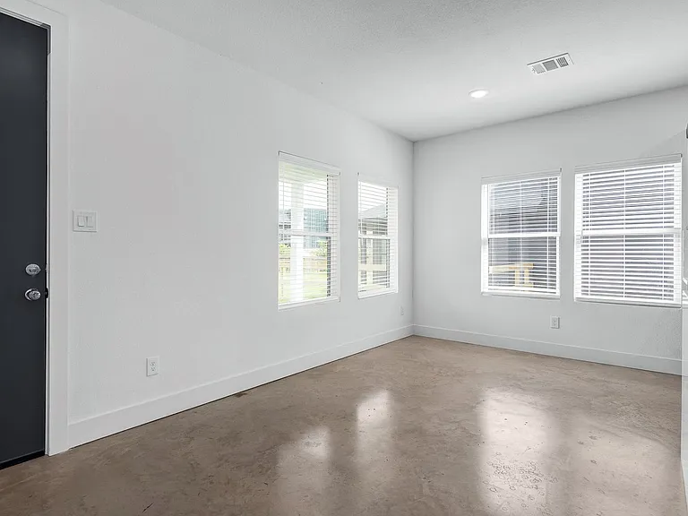 3010 Alpha Wolf Ct — Photo 13