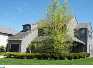 406 Farmhouse Ln, Mount Laurel, NJ 08054