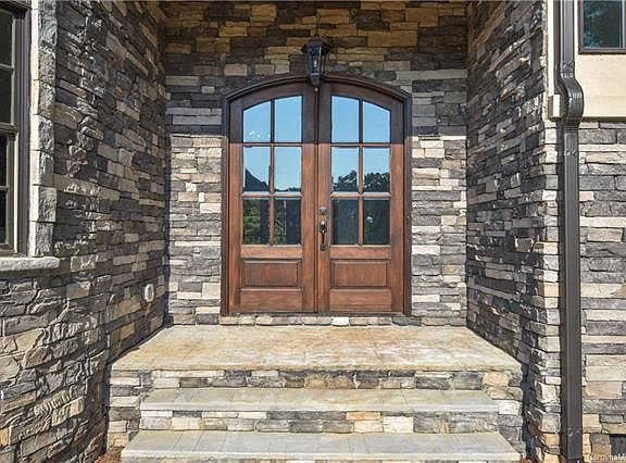 5th image of 3116 Lake Pointe Dr