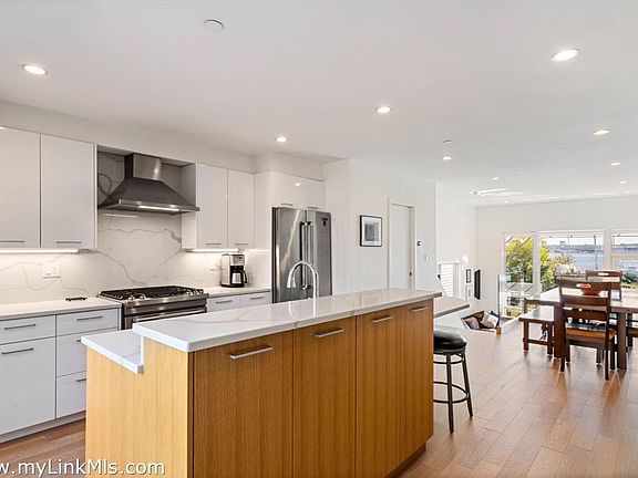 3rd image of 288 Marginal St Unit 4