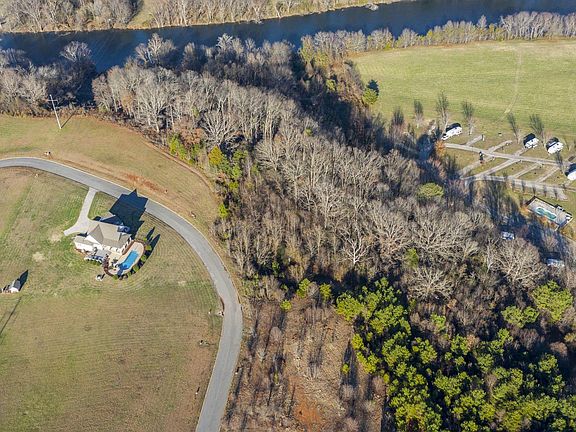 4th image of 176 Waterstone Dr