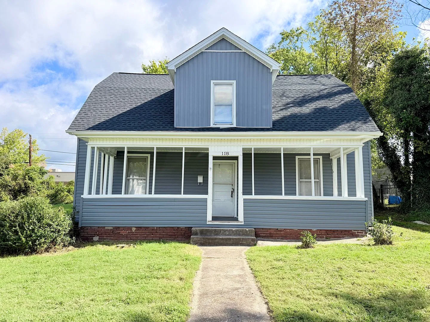 Spacious 4-Bedroom Historic Home Near Downtown Kingsport | 2,250 Sq. Ft. — Photo 2