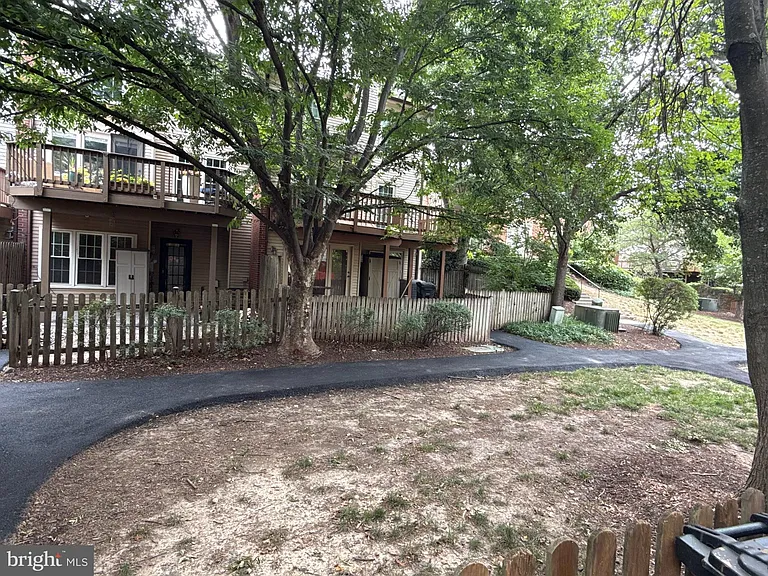 5832 Apsley House Ct — Photo 29