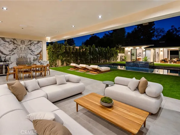 11826 Kling St, Valley Village, CA 91607