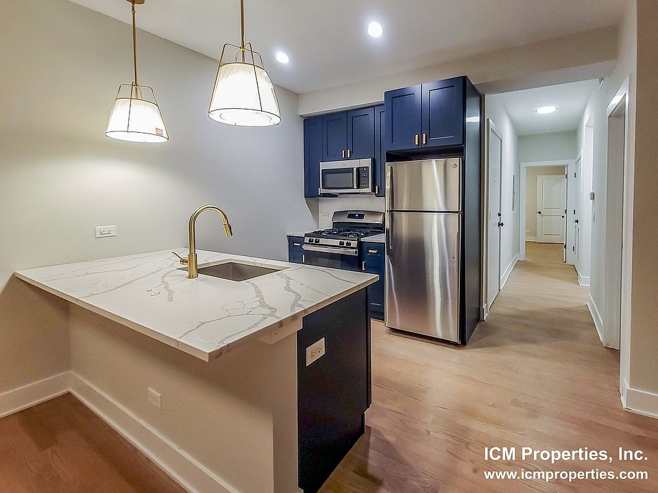 1st image of 4405 N Seeley Ave #2