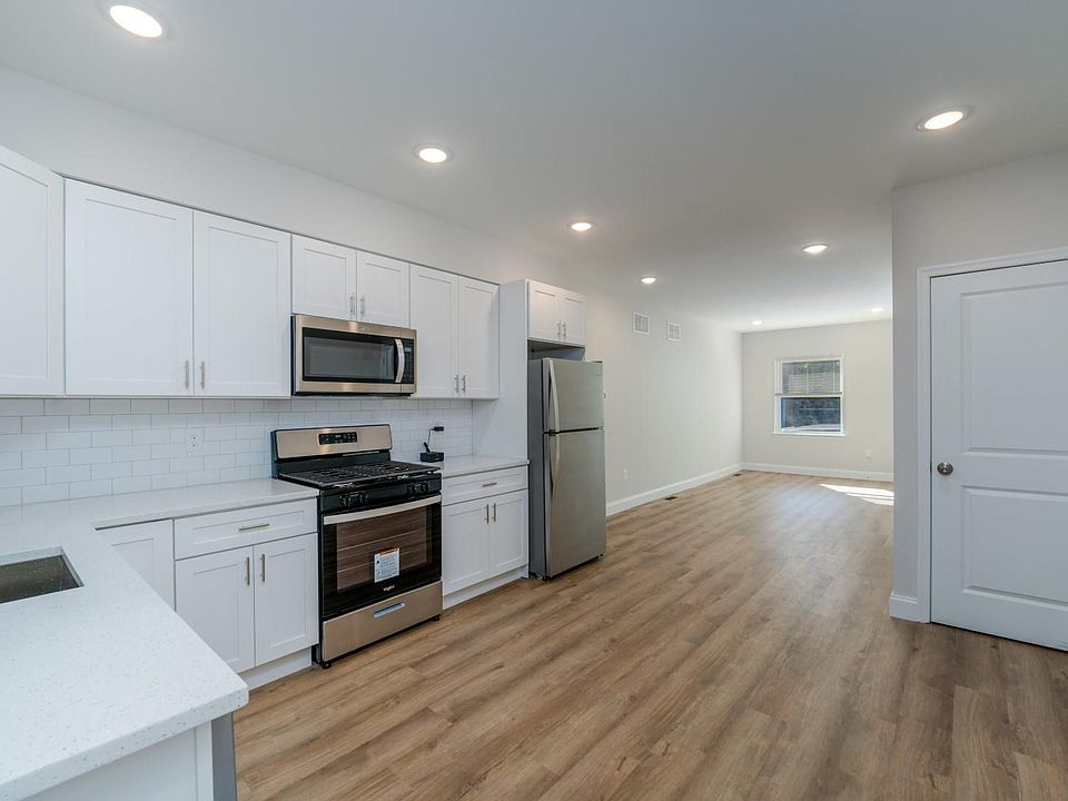 Large Open Concept LR/DR/Kit, quartz and SS