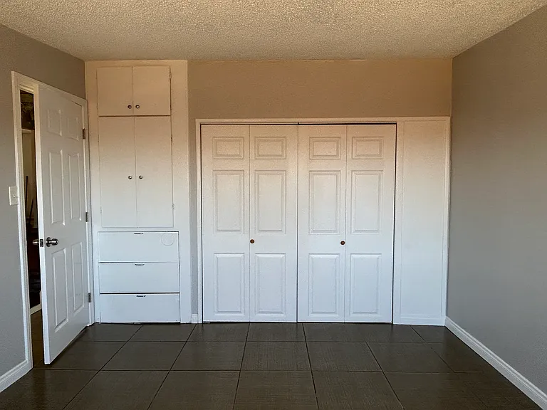 21109 S Van Deene Ave — Photo 9