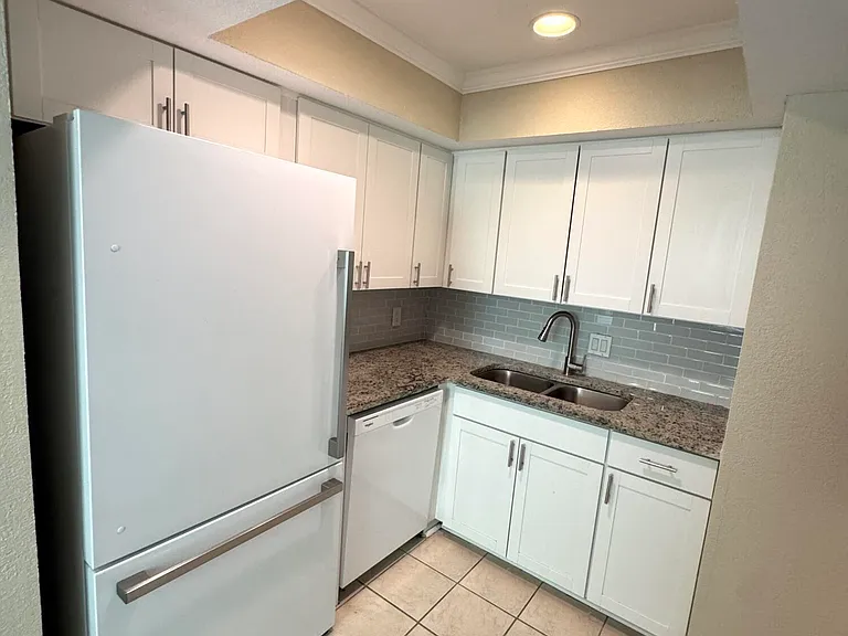 100 Fairway Park Blvd #1006 — Photo 6