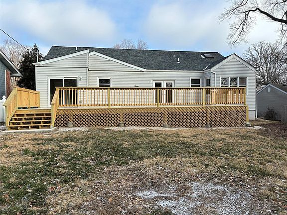 4th image of 536 Edgar Ct