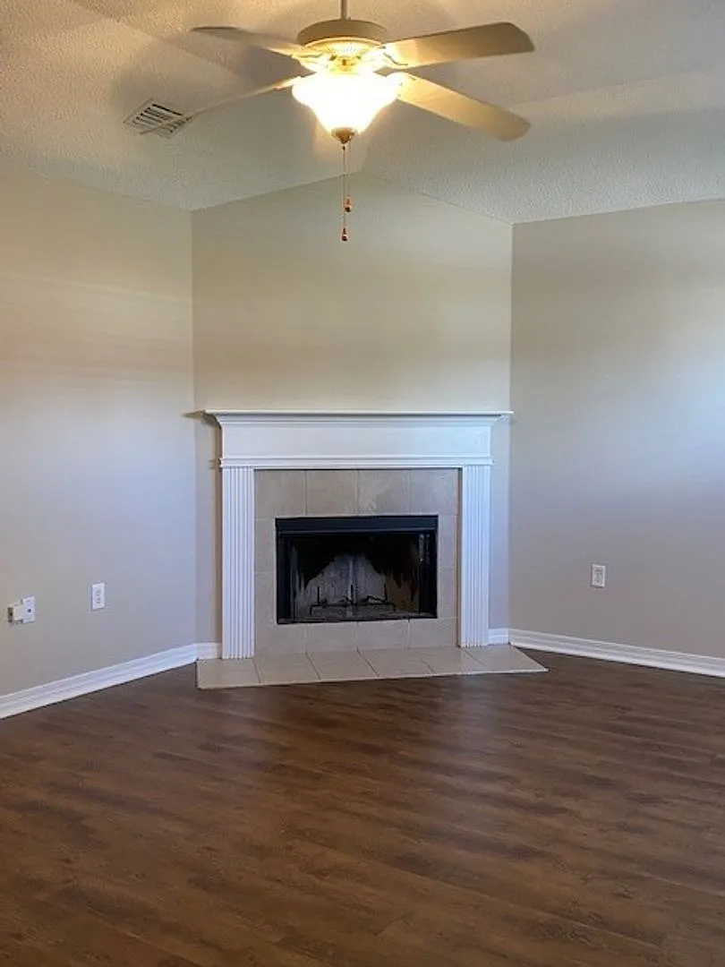 3 Bedroom Home in a Great Daphne Neighborhood — Photo 3