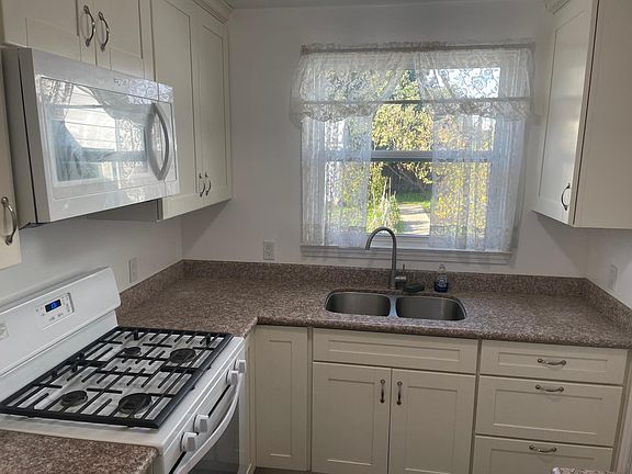 5th image of 139 Florence St