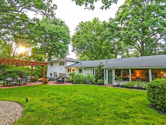 2nd image of 5975 Forestview Dr