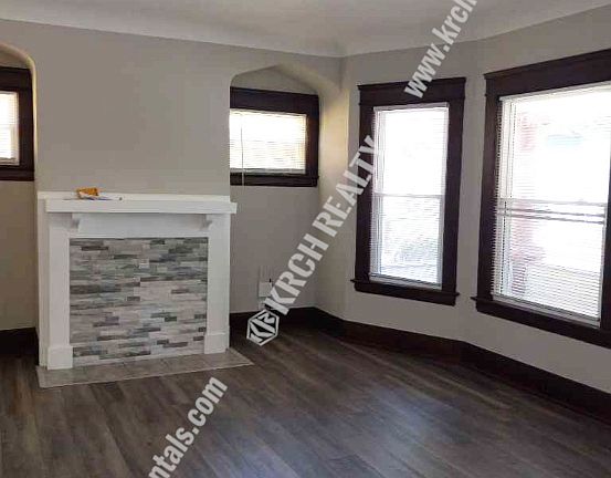 5th image of 1376 E 110th St