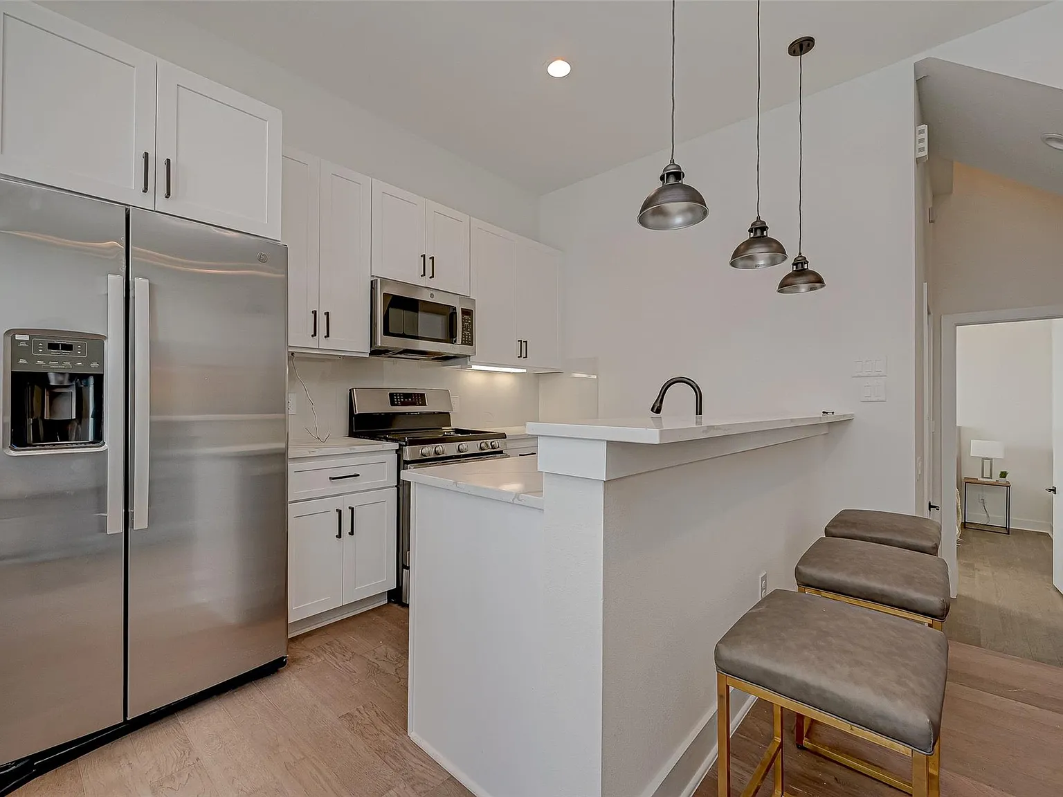3 bed, 2.5 bath, 1786 sqft, $2,500 — Photo 4