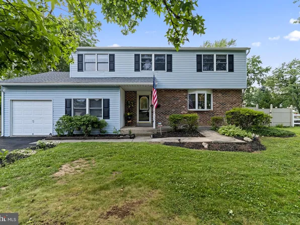 866 Decker Ln, Warminster, PA 18974
