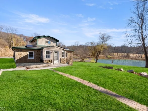 12 Farrell Ln, Lebanon Twp., NJ 08826